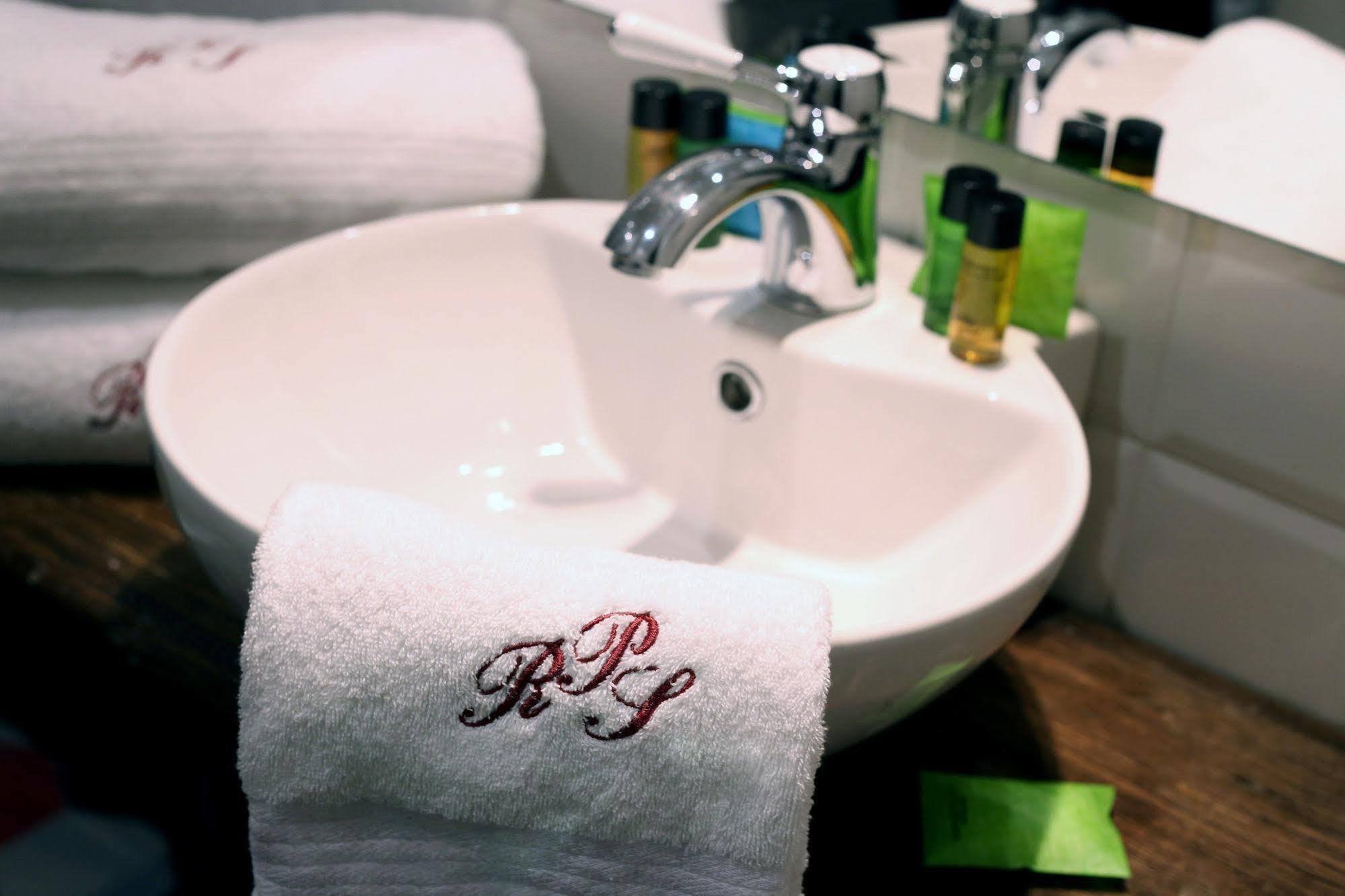 Palazzo Riario Sforza Hotel Napoli Eksteriør billede