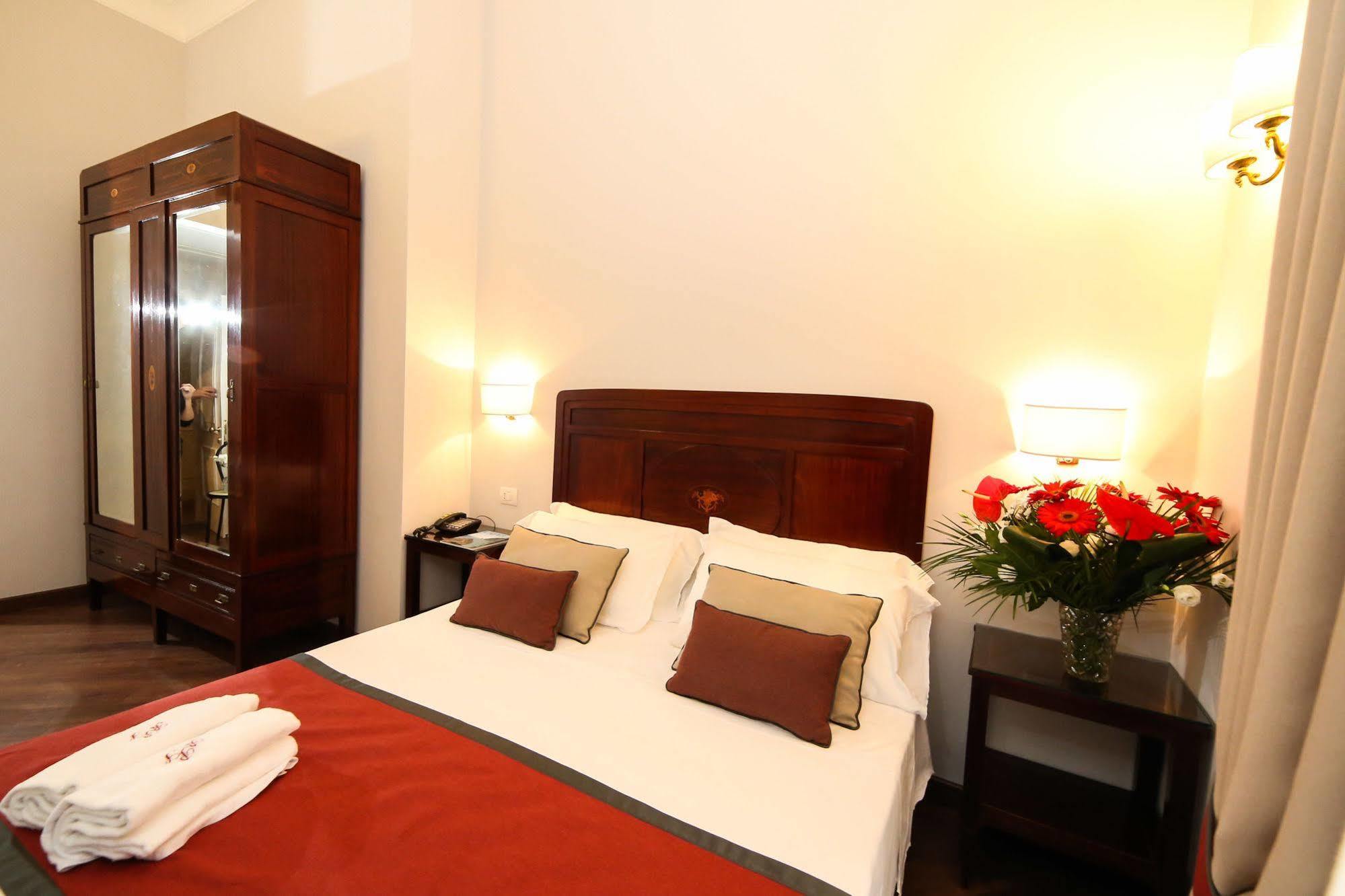 Palazzo Riario Sforza Hotel Napoli Eksteriør billede