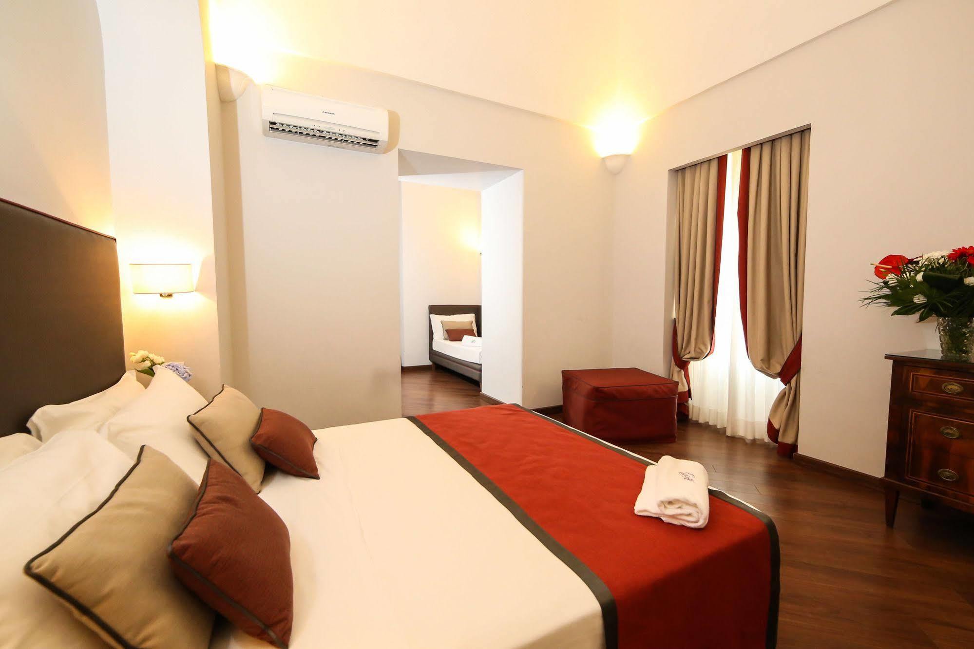 Palazzo Riario Sforza Hotel Napoli Eksteriør billede